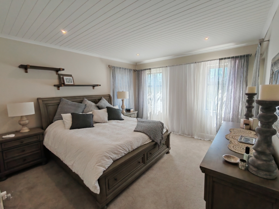 3 Bedroom Property for Sale in Kraaibosch Western Cape